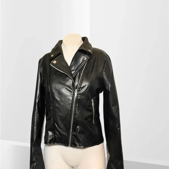 Sleek Black Leather Moto Jacket - Picture 2 of 16